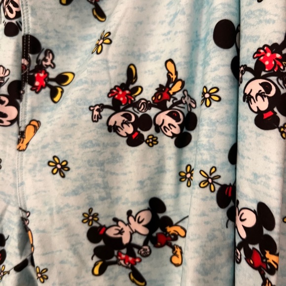 NWT Disney Park Mickey and Minnie Leggings Size 3X - Picture 2 of 5